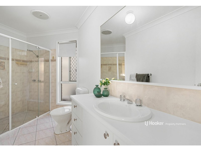 32 Wantana Crescent, Edens Landing QLD 4207