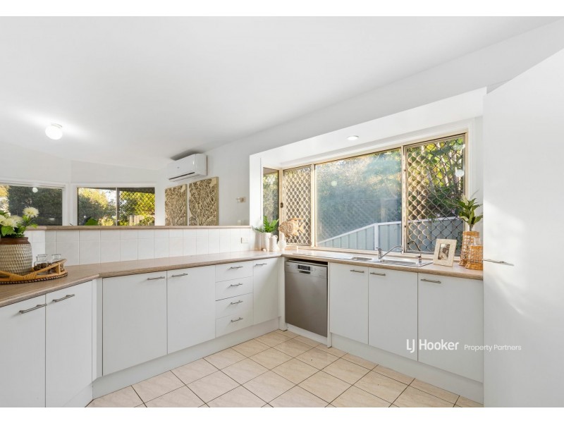 32 Wantana Crescent, Edens Landing QLD 4207