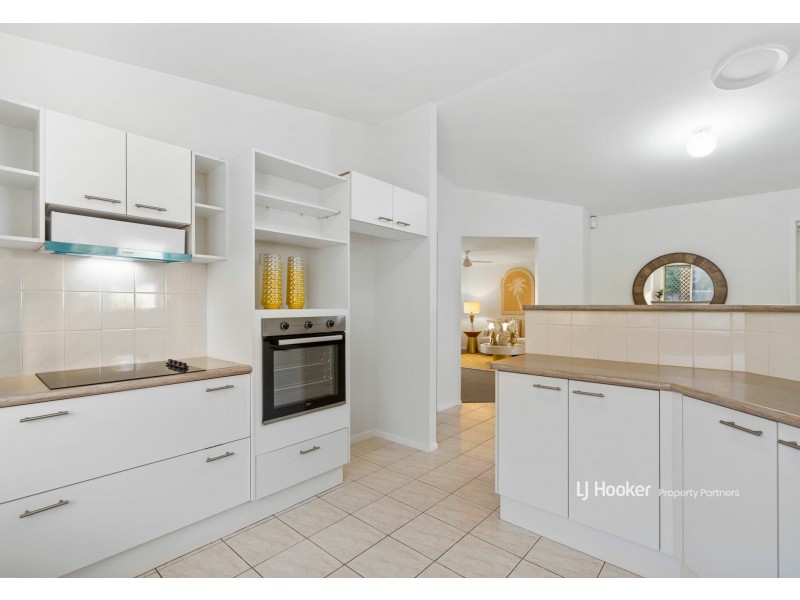 32 Wantana Crescent, Edens Landing QLD 4207