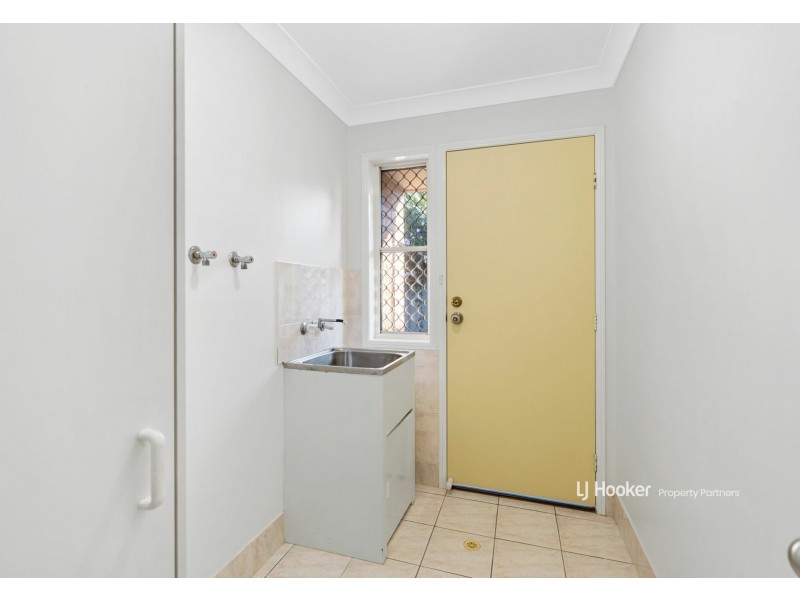 32 Wantana Crescent, Edens Landing QLD 4207