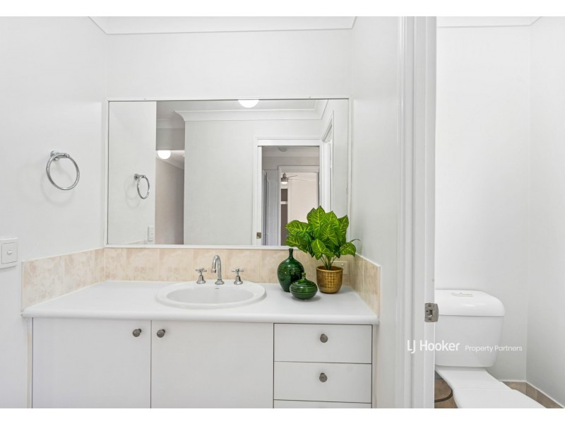 32 Wantana Crescent, Edens Landing QLD 4207