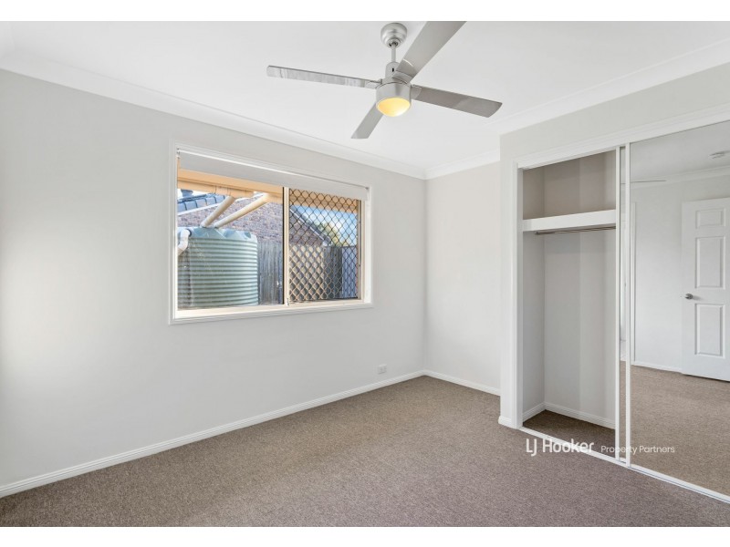 32 Wantana Crescent, Edens Landing QLD 4207