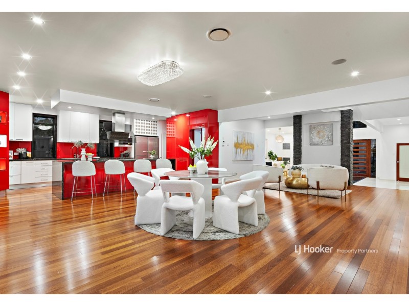 176 The Parkway, Stretton QLD 4116