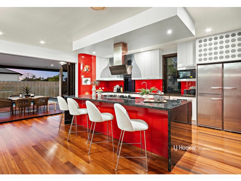 176 The Parkway, Stretton QLD 4116