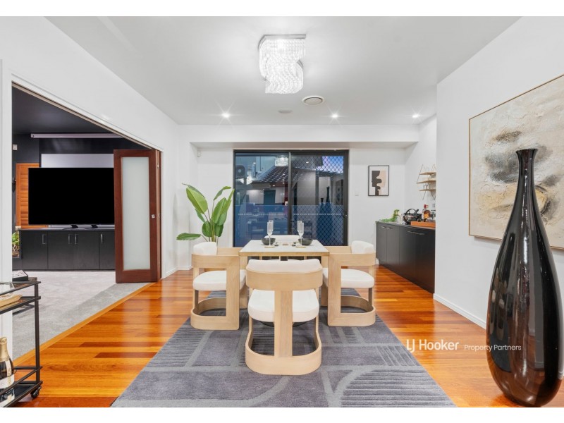 176 The Parkway, Stretton QLD 4116