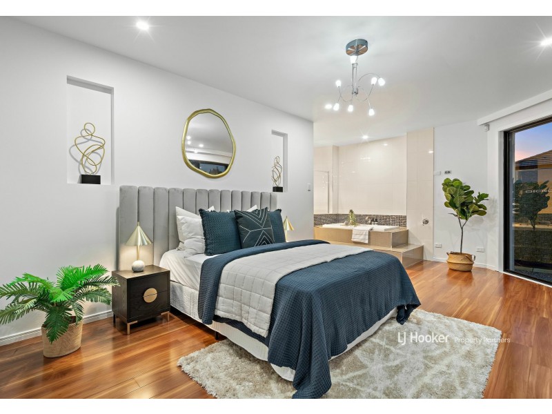 176 The Parkway, Stretton QLD 4116