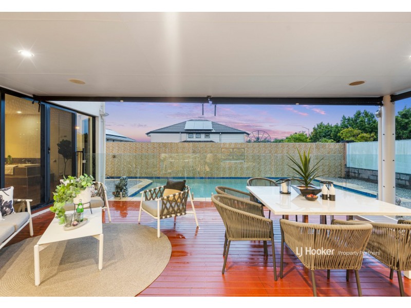 176 The Parkway, Stretton QLD 4116