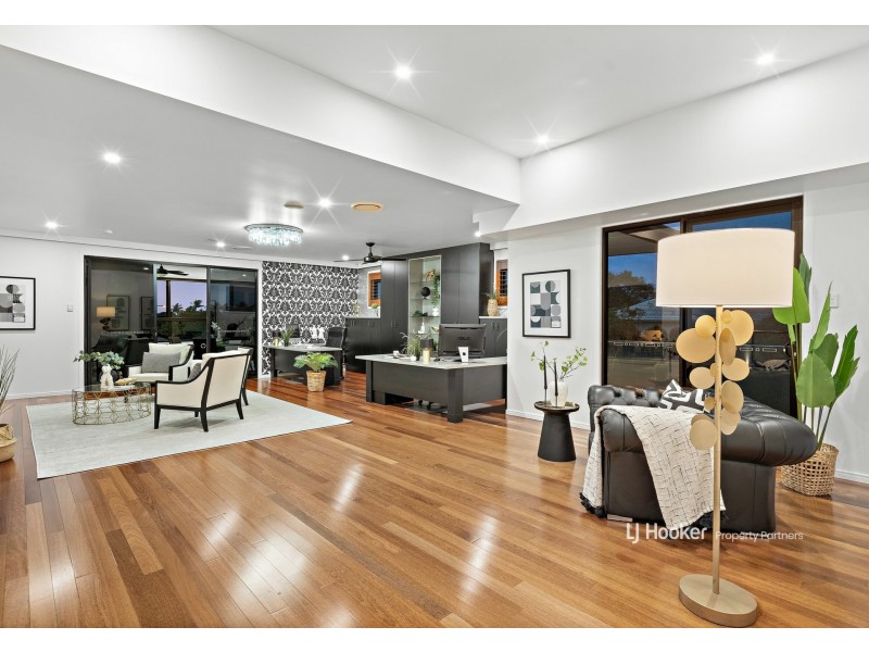 176 The Parkway, Stretton QLD 4116