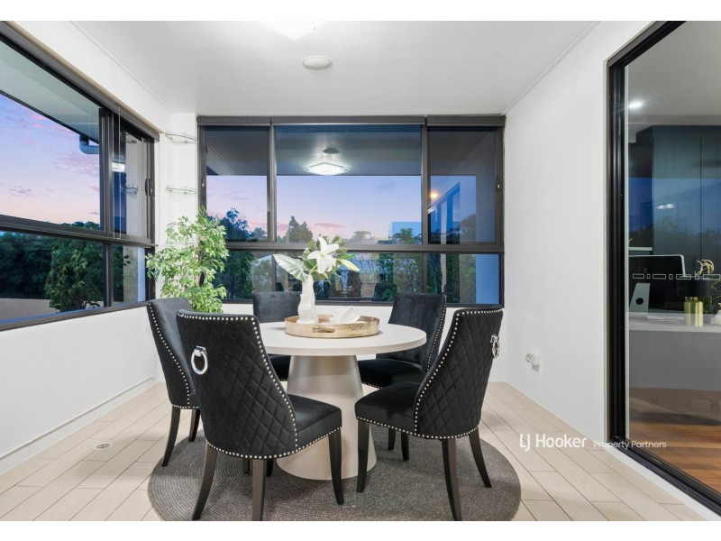 176 The Parkway, Stretton QLD 4116