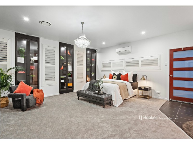 176 The Parkway, Stretton QLD 4116