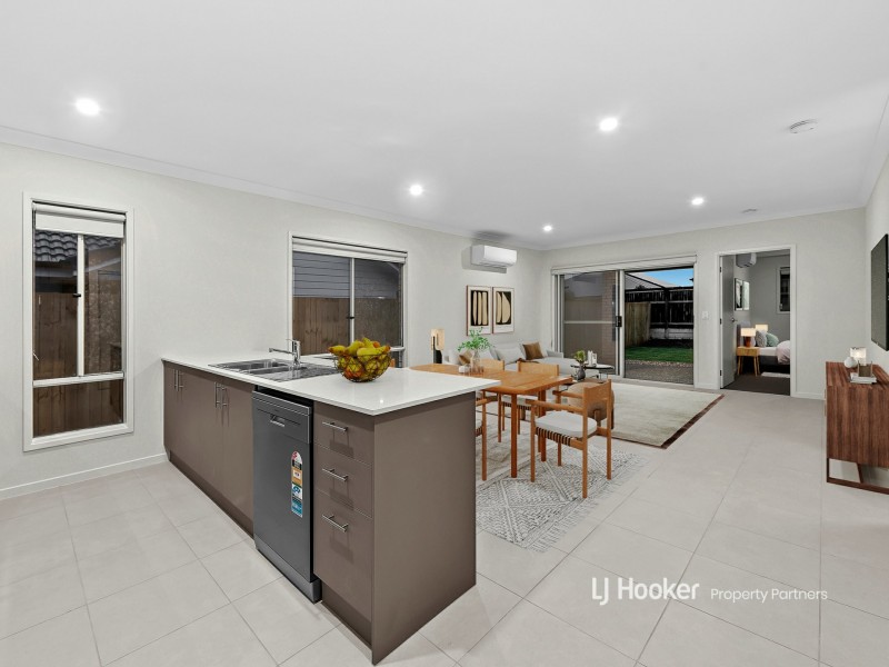 35 Mount Mitchell Street, Park Ridge QLD 4125