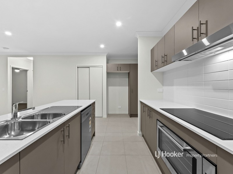 35 Mount Mitchell Street, Park Ridge QLD 4125