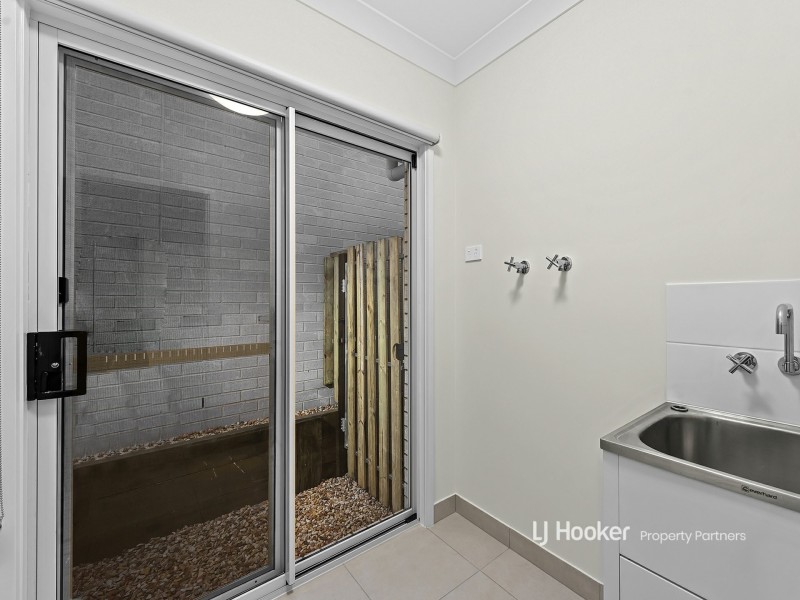 35 Mount Mitchell Street, Park Ridge QLD 4125