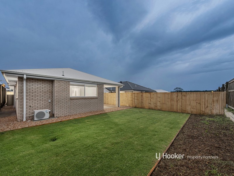 35 Mount Mitchell Street, Park Ridge QLD 4125