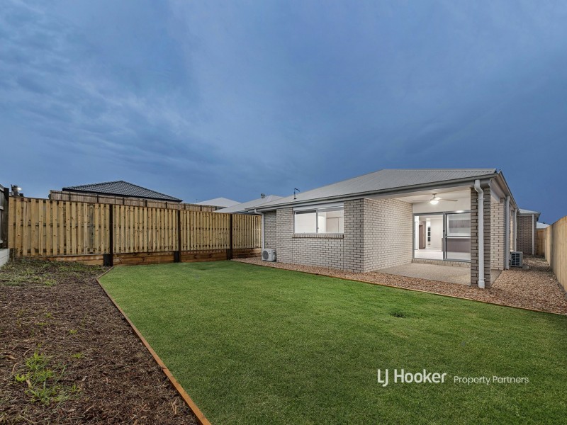 35 Mount Mitchell Street, Park Ridge QLD 4125