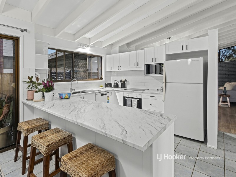 10 Banika Street, Mansfield QLD 4122