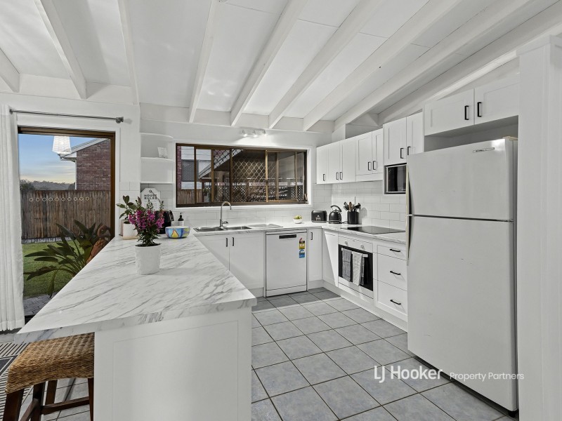 10 Banika Street, Mansfield QLD 4122