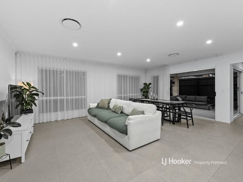 53 Davidson Circuit, Park Ridge QLD 4125