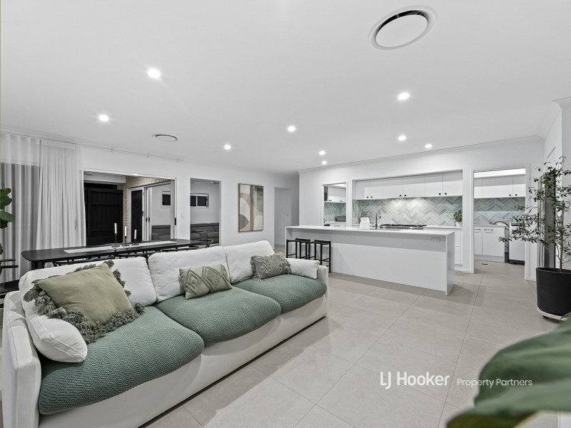 53 Davidson Circuit, Park Ridge QLD 4125