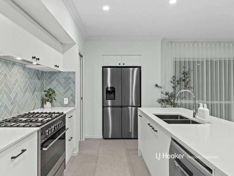 53 Davidson Circuit, Park Ridge QLD 4125