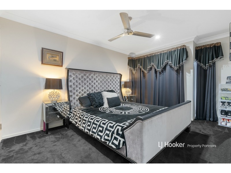 33 Oasis Crescent, Kuraby QLD 4112