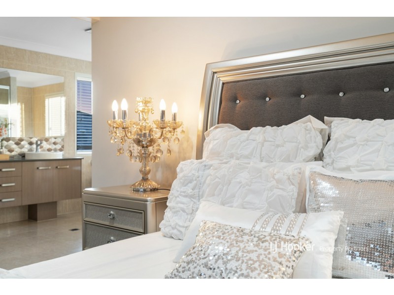 33 Oasis Crescent, Kuraby QLD 4112