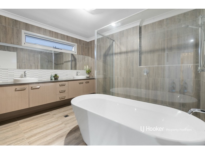 33 Oasis Crescent, Kuraby QLD 4112