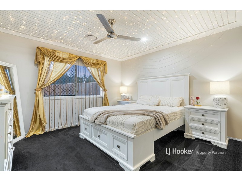 33 Oasis Crescent, Kuraby QLD 4112