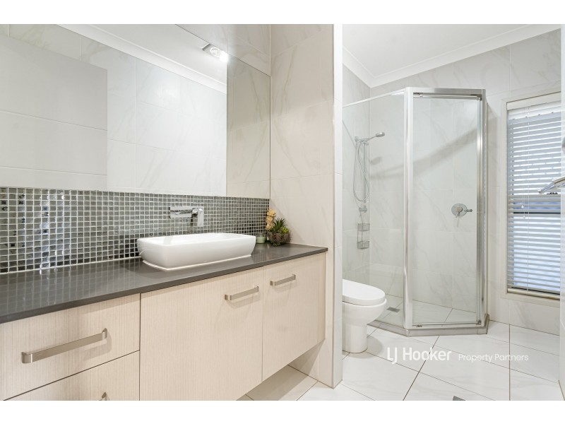 33 Oasis Crescent, Kuraby QLD 4112