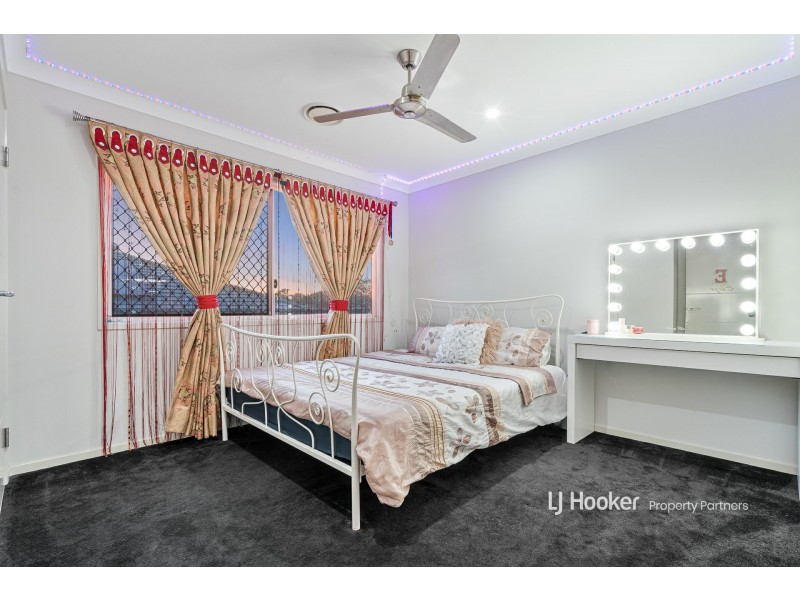 33 Oasis Crescent, Kuraby QLD 4112