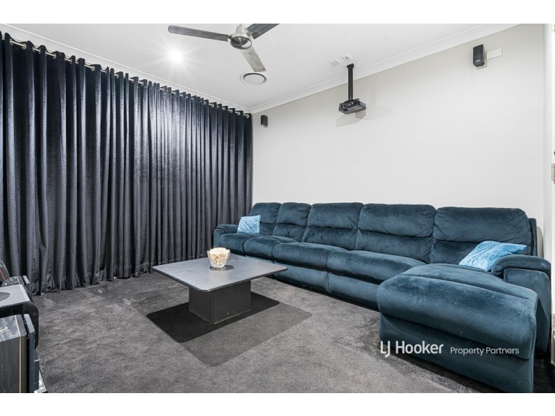 33 Oasis Crescent, Kuraby QLD 4112