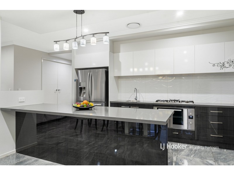 33 Oasis Crescent, Kuraby QLD 4112