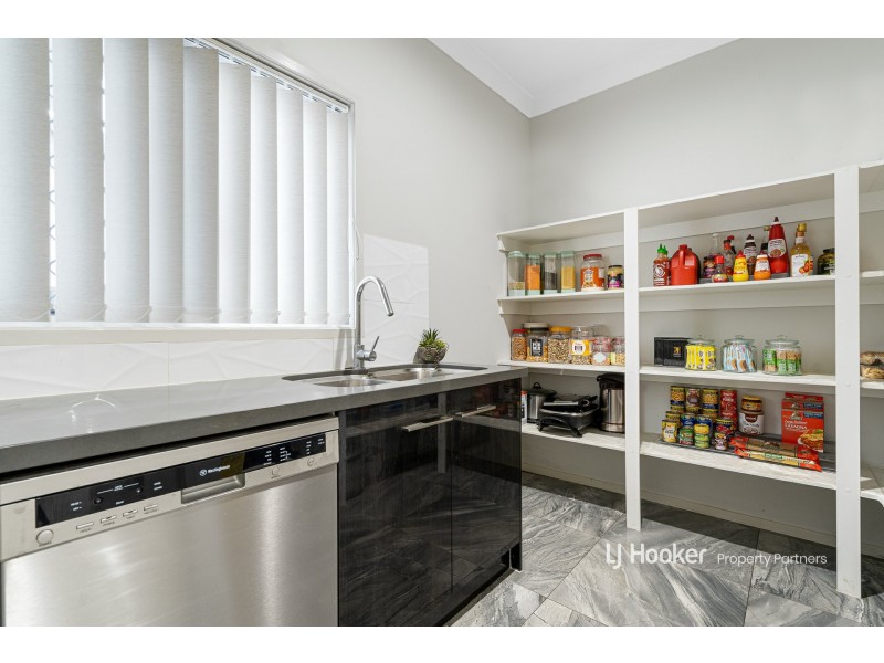 33 Oasis Crescent, Kuraby QLD 4112