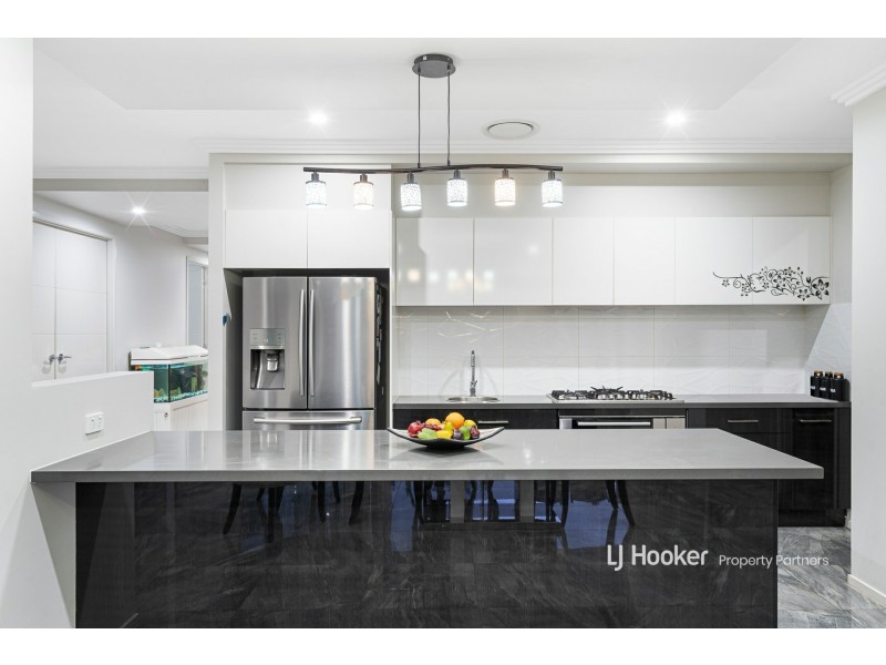 33 Oasis Crescent, Kuraby QLD 4112