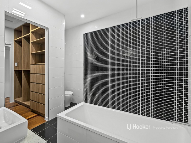 36 Mulsanne Street, Holland Park West QLD 4121