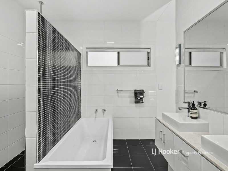 36 Mulsanne Street, Holland Park West QLD 4121