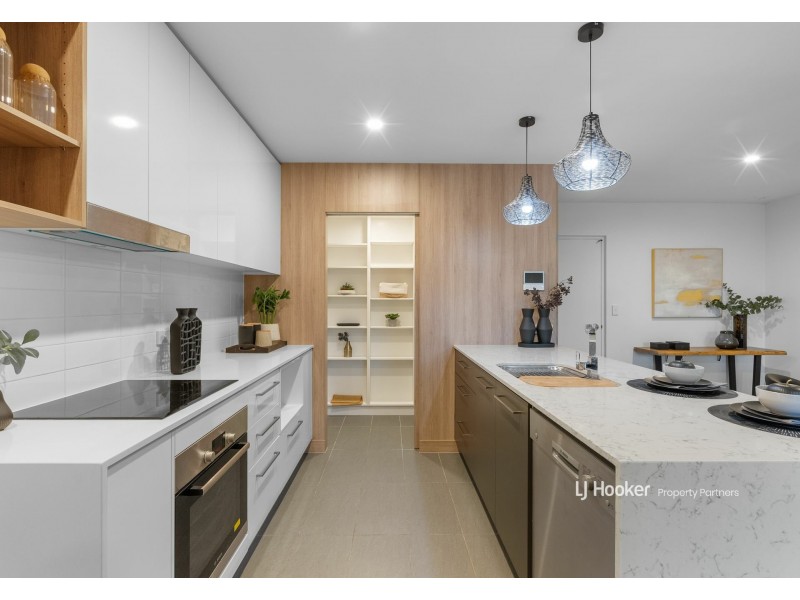 201/6 Lawson Street, Hawthorne QLD 4171