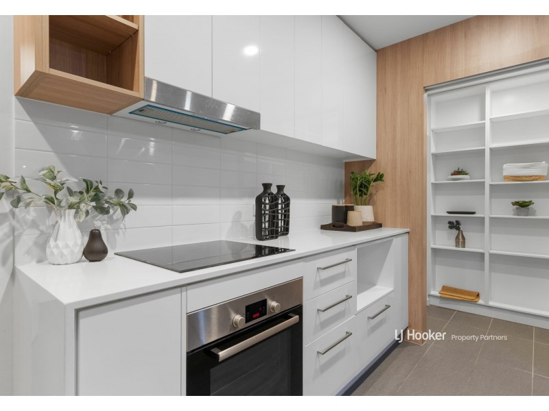 201/6 Lawson Street, Hawthorne QLD 4171