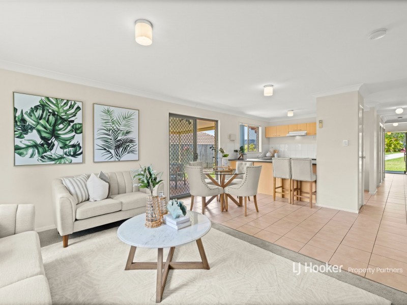 8 Robinson Crescent, Runcorn QLD 4113