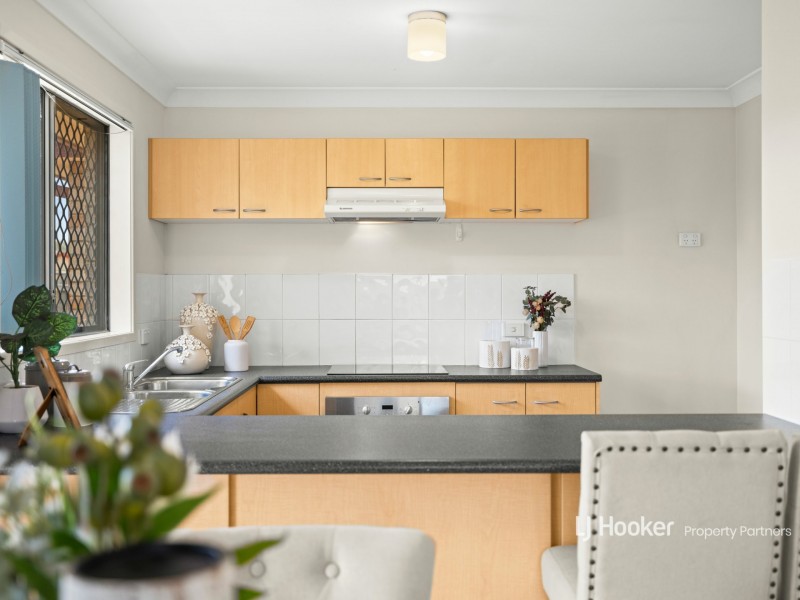 8 Robinson Crescent, Runcorn QLD 4113
