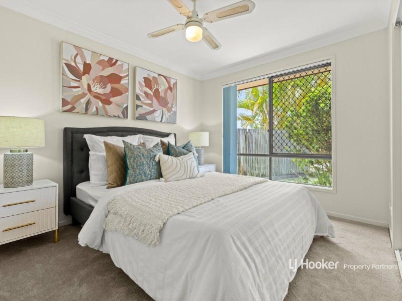 8 Robinson Crescent, Runcorn QLD 4113
