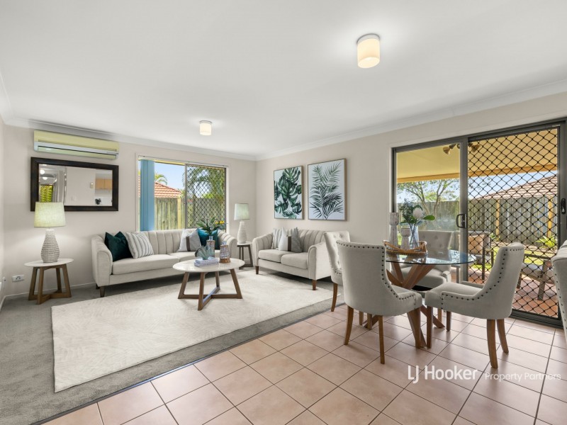 8 Robinson Crescent, Runcorn QLD 4113