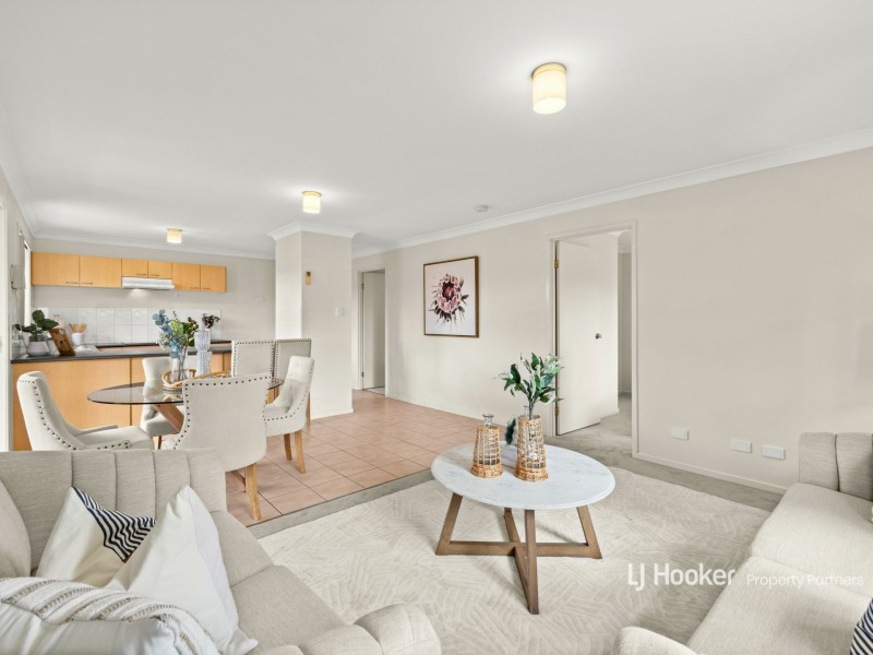 8 Robinson Crescent, Runcorn QLD 4113
