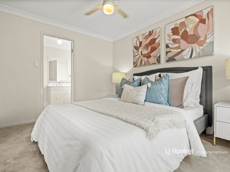 8 Robinson Crescent, Runcorn QLD 4113