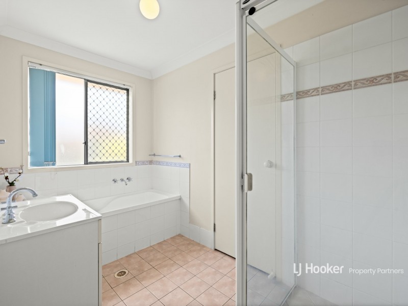 8 Robinson Crescent, Runcorn QLD 4113