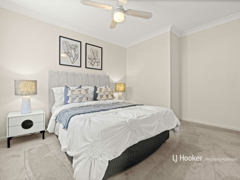 8 Robinson Crescent, Runcorn QLD 4113