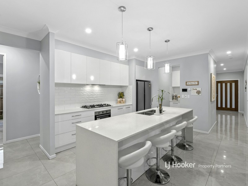 51 Grevillea Way, Park Ridge QLD 4125