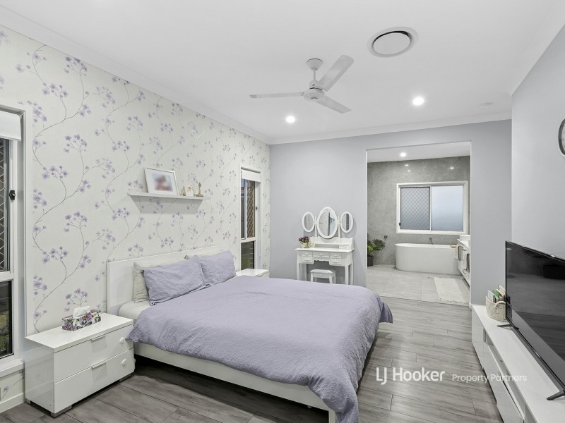 51 Grevillea Way, Park Ridge QLD 4125