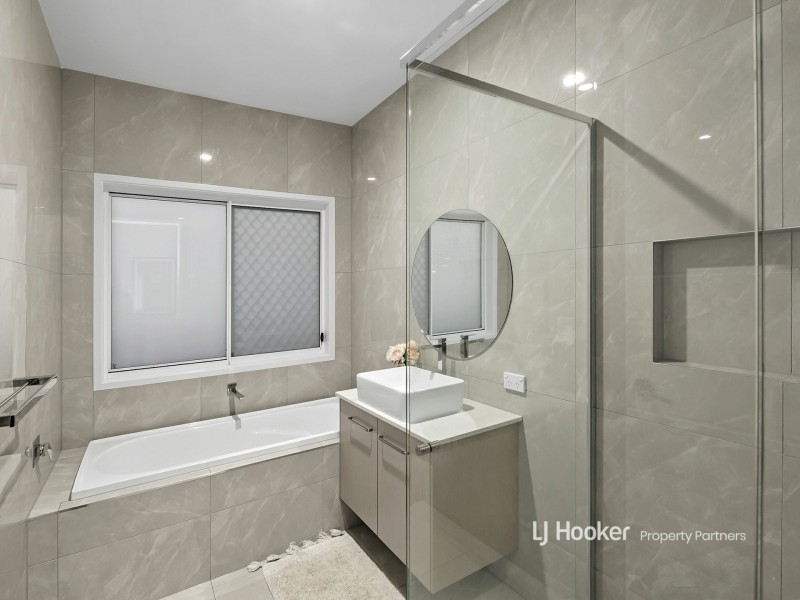 51 Grevillea Way, Park Ridge QLD 4125