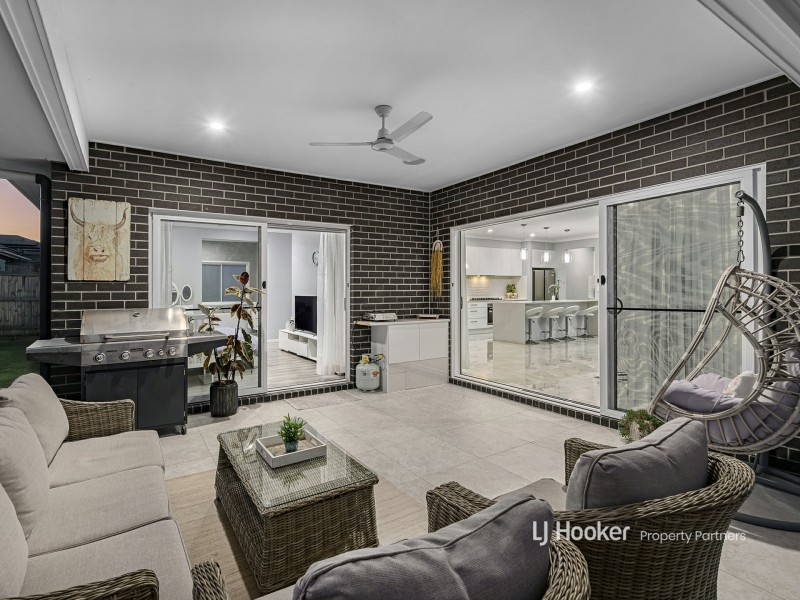 51 Grevillea Way, Park Ridge QLD 4125